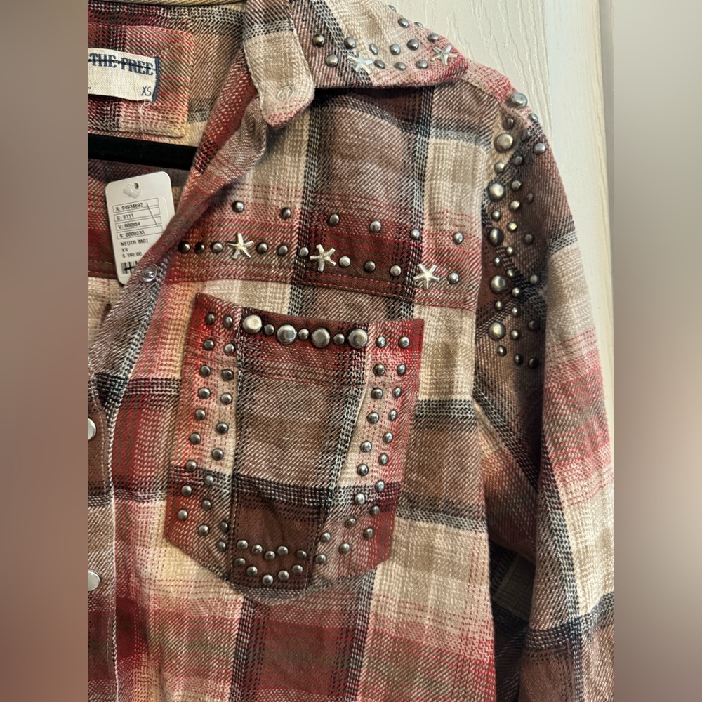 Free People We The Free We The Free Marfa Studded Shirt NWT Size XS Neutral - Picture 7 of 10